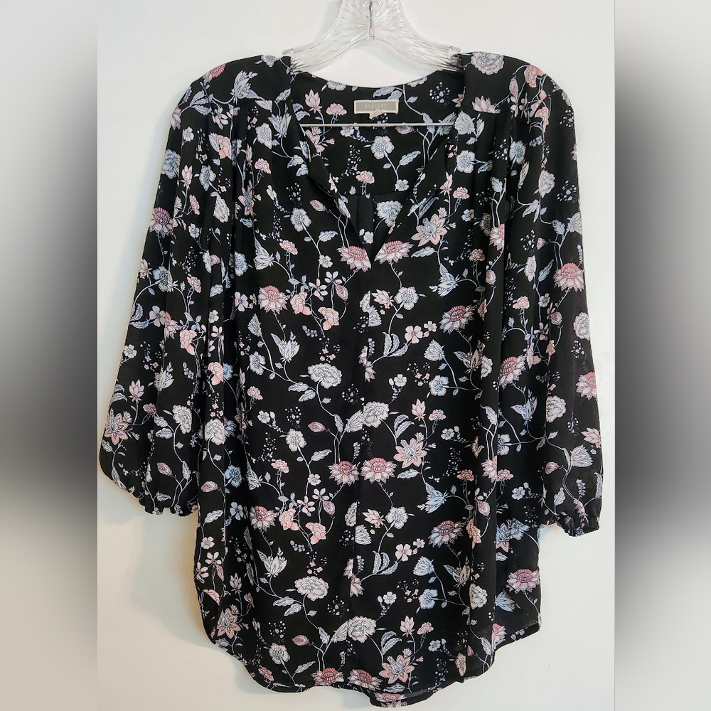 Pleione  V-Neck‎ Floral Blouse Women's Medium